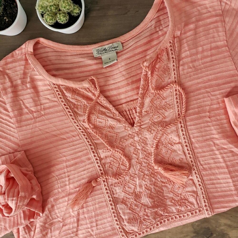 Lucky Brand Embroidered Peasant Top 🍑